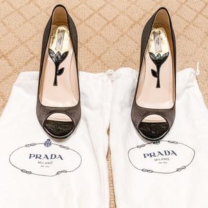 Prada carved rose heel peeptoe pump size 38 (8)